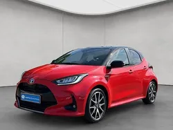 Rot Gebraucht 2021 Toyota Yaris Hybrid Edition Limousine | 17.880 € (Fairer Preis)
