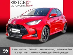 Rot Neu 2025 Toyota Yaris Hybrid Comfort Limousine | 27.689 € (Etwas zu teuer)