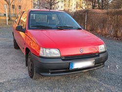 Rot Gebraucht 1991 Renault Clio Kleinwagen | 2.250 €