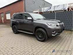 Grau Gebraucht 2023 Toyota Land Cruiser Executive SUV | 68.990 € (Fairer Preis)