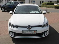 Weiß Gebraucht 2021 VW Golf VIII Life Kombi | 22.980 € (Teuer)