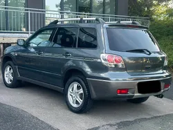 Grau Gebraucht 2004 Mitsubishi Outlander SUV | 6.500 € (Etwas zu teuer)
