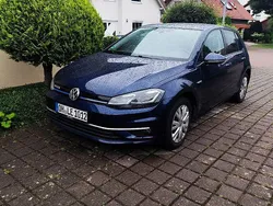 Blau Gebraucht 2018 VW Golf VII Comfortline Limousine | 8.200 € (Superpreis)