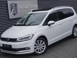 Sonderlackierung purewhite Gebraucht 2019 VW Touran Highline Van / Kleinbus | 25.990 € (Fairer Preis)