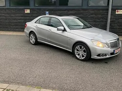 Silber Gebraucht 2009 Mercedes E350 Limousine | 8.900 € (Fairer Preis)