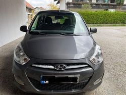 Grau Gebraucht 2013 Hyundai i10 Edition Kleinwagen | 3.399 € (Fairer Preis)