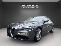 Grau Gebraucht 2017 Alfa Romeo Giulia Super Limousine | 17.900 € (Superpreis)