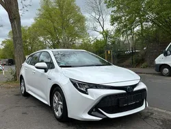 Weiß Gebraucht 2021 Toyota Corolla Comfort Limousine | 12.500 €