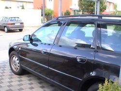 Schwarz Gebraucht 2000 Audi A4 Kombi | 3.000 € (Etwas zu teuer)