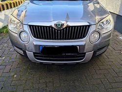 Grau Gebraucht 2013 Skoda Yeti Active SUV | 6.800 € (Guter Preis)