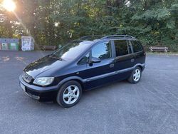 Schwarz Gebraucht 2002 Opel Zafira Executive Van / Kleinbus | 2.299 € (Fairer Preis)