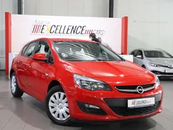 Rot Gebraucht 2015 Opel Astra Selection Limousine | 7.991 € (Fairer Preis)