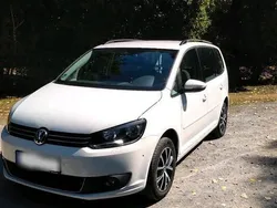Weiß Gebraucht 2011 VW Touran Comfortline Van / Kleinbus | 11.000 € (Teuer)
