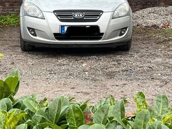 Silber Gebraucht 2009 Kia Ceed Kleinwagen | 2.990 €