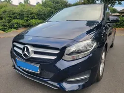 Blau Gebraucht 2017 Mercedes B180 Edition Van / Kleinbus | 17.500 € (Guter Preis)