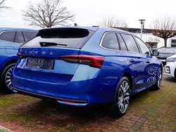Raceblau metallic Gebraucht 2025 Skoda Octavia Tour Kombi | 35.887 € (Fairer Preis)