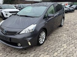 Grau Gebraucht 2014 Toyota Prius+ Life Van / Kleinbus | 10.950 € (Guter Preis)