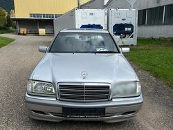 Silber Gebraucht 1999 Mercedes C220 Limousine | 2.600 € (Teuer)