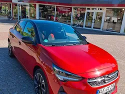 Rot Gebraucht 2021 Opel Corsa-e Kleinwagen | 14.600 € (Fairer Preis)
