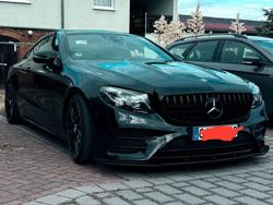 Schwarz Gebraucht 2017 Mercedes E400 AMG line Coupé | 27.500 €