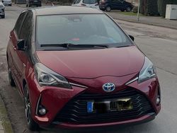 Rot Gebraucht 2018 Toyota Yaris Hybrid Limousine | 14.200 € (Guter Preis)