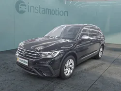 Schwarz Gebraucht 2024 VW Tiguan Allspace Life SUV | 37.880 € (Fairer Preis)