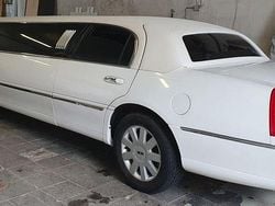 Weiß Gebraucht 2005 Lincoln Town Car Limousine | 7.250 €