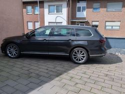 Grau Gebraucht 2020 VW Passat GTE Kombi | 20.000 € (Guter Preis)