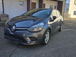 Grau Gebraucht 2017 Renault Clio IV LIMITED Limousine | 10.490 € (Fairer Preis)