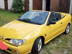 Gelb Gebraucht 1998 Renault Mégane Cabriolet Cabrio | 3.100 €