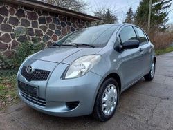 Silber Gebraucht 2008 Toyota Yaris Limousine | 2.990 € (Etwas zu teuer)