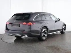 Gray Gebraucht 2024 Mercedes E220 Avantgarde Kombi | 55.870 € (Teuer)