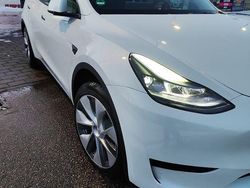 Weiß Gebraucht 2023 Tesla Model Y Standard Range SUV | 30.900 € (Fairer Preis)