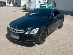 Schwarz Gebraucht 2011 Mercedes E220 Coupé | 7.500 € (Guter Preis)