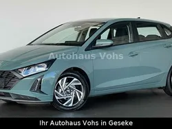 Grün Gebraucht 2024 Hyundai i20 Comfort Limousine | 18.470 € (Etwas zu teuer)