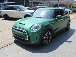 Grün Gebraucht 2021 Mini Cooper SE Kleinwagen | 19.900 € (Fairer Preis)