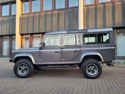 Grau Gebraucht 2002 Land Rover Defender SUV | 37.900 € (Etwas zu teuer)