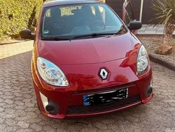 Rot Gebraucht 2011 Renault Twingo Kleinwagen | 2.600 € (Fairer Preis)
