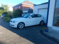 Weiß Gebraucht 2011 BMW 120 Lifestyle Kleinwagen | 5.656 €
