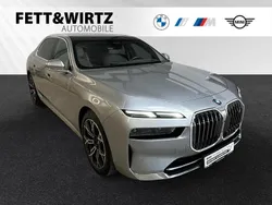 Spacesilber metallic Gebraucht 2023 BMW i7 Comfort Edition Limousine | 86.800 € (Teuer)