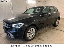 Obsidianschwarz (metallic) Gebraucht 2021 Mercedes GLC300e SUV | 28.750 € (Superpreis)