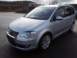 Silber Gebraucht 2010 VW Touran Highline Van / Kleinbus | 8.100 € (Fairer Preis)