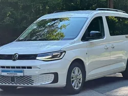 Weiß Gebraucht 2022 VW Caddy Maxi Basis Van / Kleinbus | 18.490 €