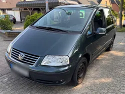 Grün Gebraucht 2005 VW Sharan Van / Kleinbus | 2.800 € (Etwas zu teuer)