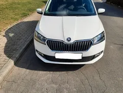 Weiß Gebraucht 2018 Skoda Fabia Ambition Kleinwagen | 10.300 € (Guter Preis)