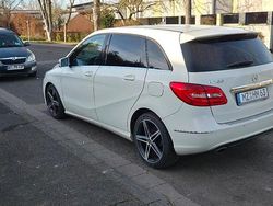 Weiß Gebraucht 2013 Mercedes 200 Limousine | 6.300 €