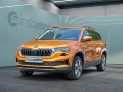 Orange Gebraucht 2024 Skoda Karoq Selection SUV | 32.380 € (Fairer Preis)