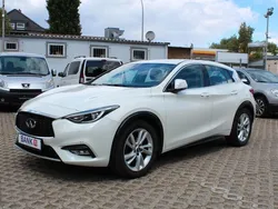 Weiß Gebraucht 2017 Infiniti Q30 Kleinwagen | 10.500 € (Guter Preis)