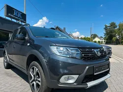 Grau Gebraucht 2020 Dacia Sandero Celebration Kleinwagen | 11.400 € (Fairer Preis)