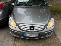 Grau Gebraucht 2007 Mercedes B200 Van / Kleinbus | 2.500 €
